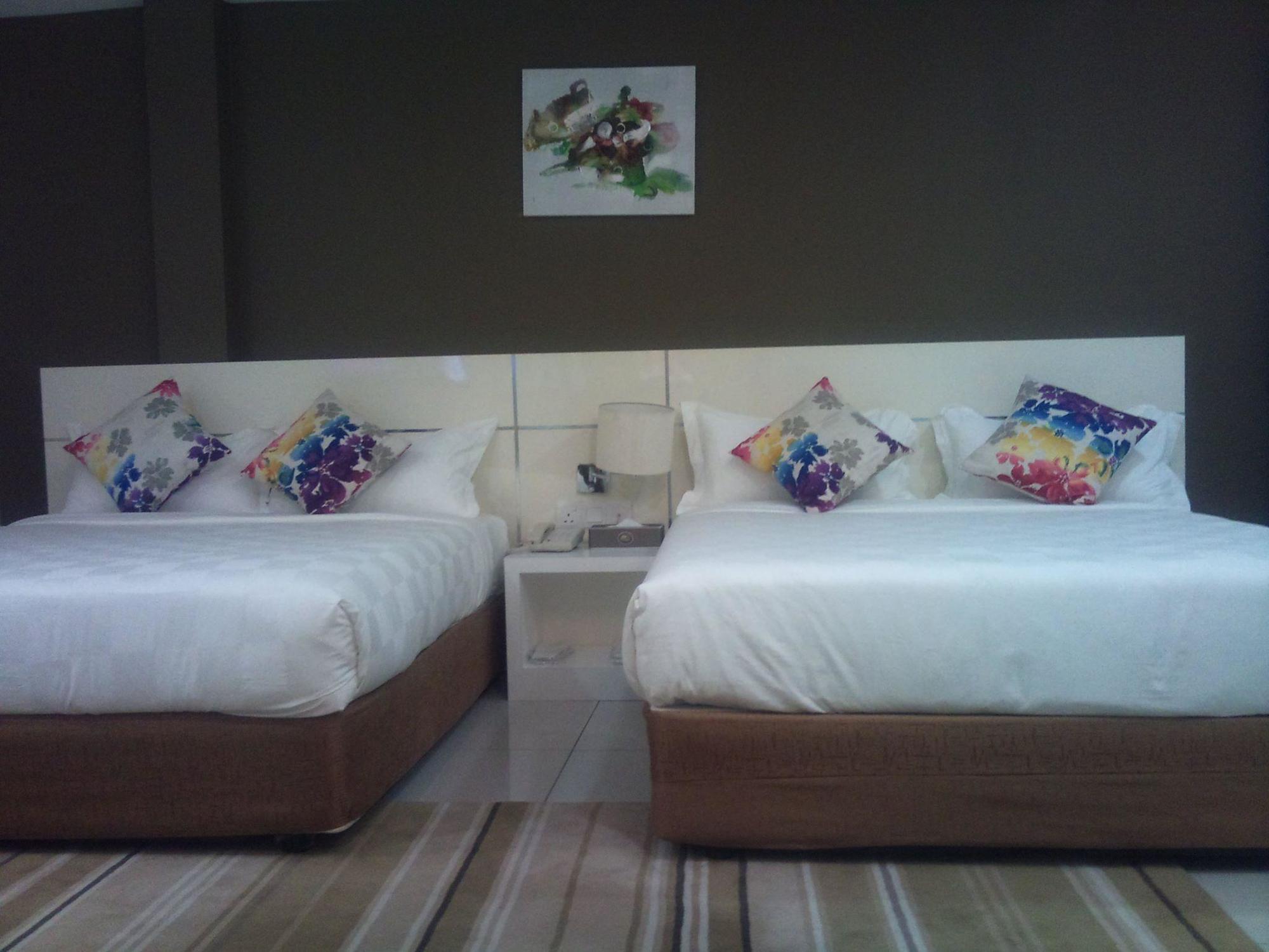 Hotel Mornington Bukit Permata Lumut Exteriör bild