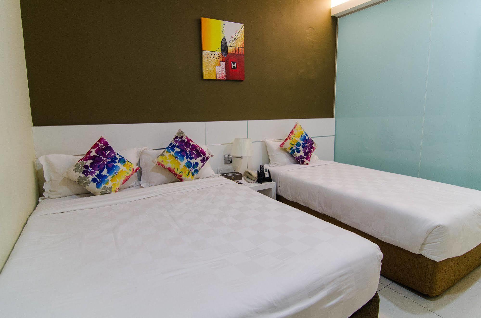 Hotel Mornington Bukit Permata Lumut Exteriör bild