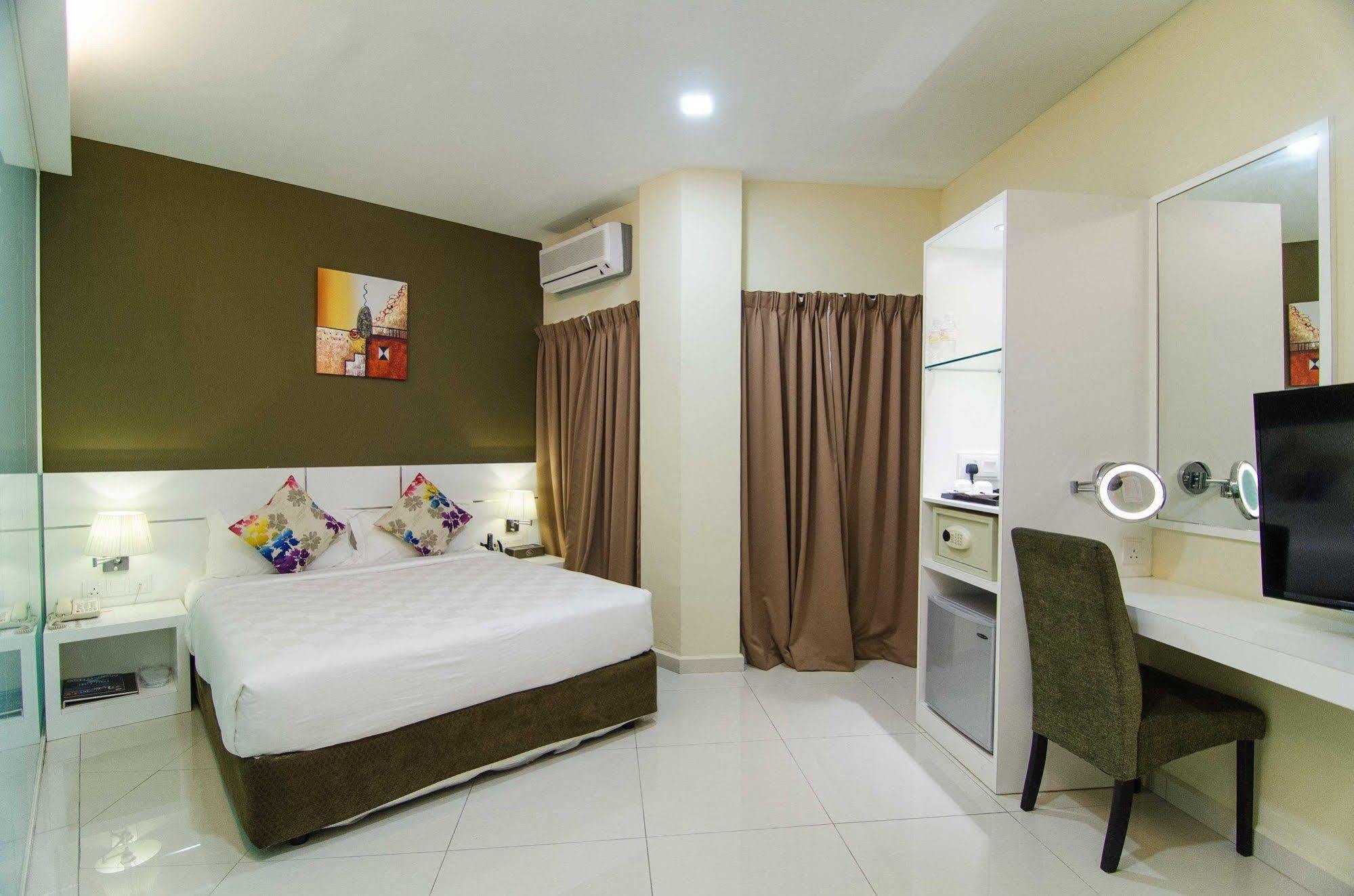 Hotel Mornington Bukit Permata Lumut Exteriör bild