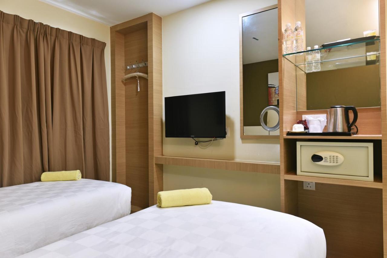 Hotel Mornington Bukit Permata Lumut Exteriör bild