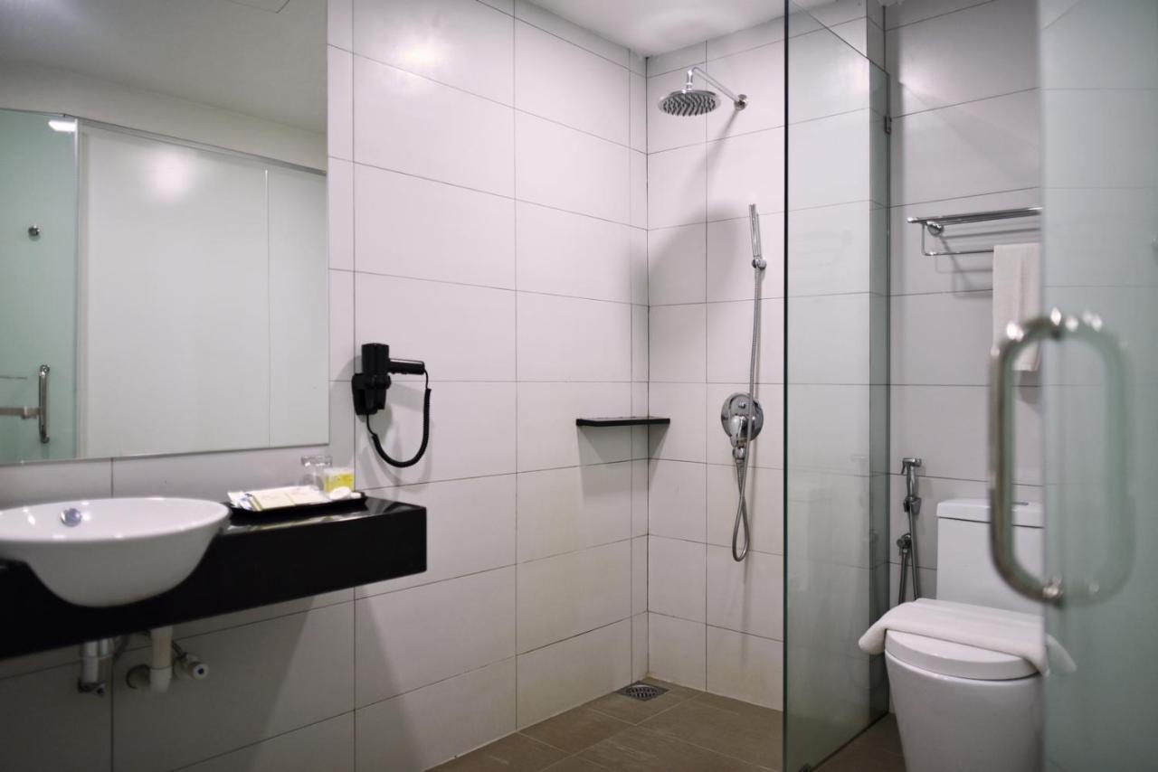 Hotel Mornington Bukit Permata Lumut Exteriör bild