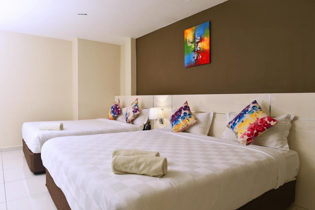 Hotel Mornington Bukit Permata Lumut Exteriör bild
